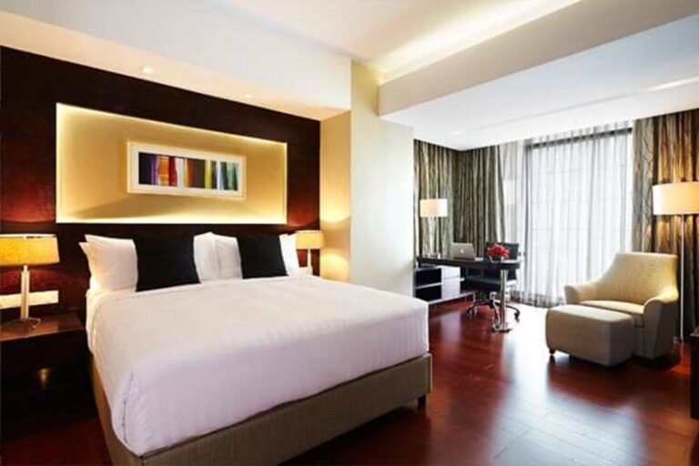 Superior king room at Amari Dhaka, Gulshan-2