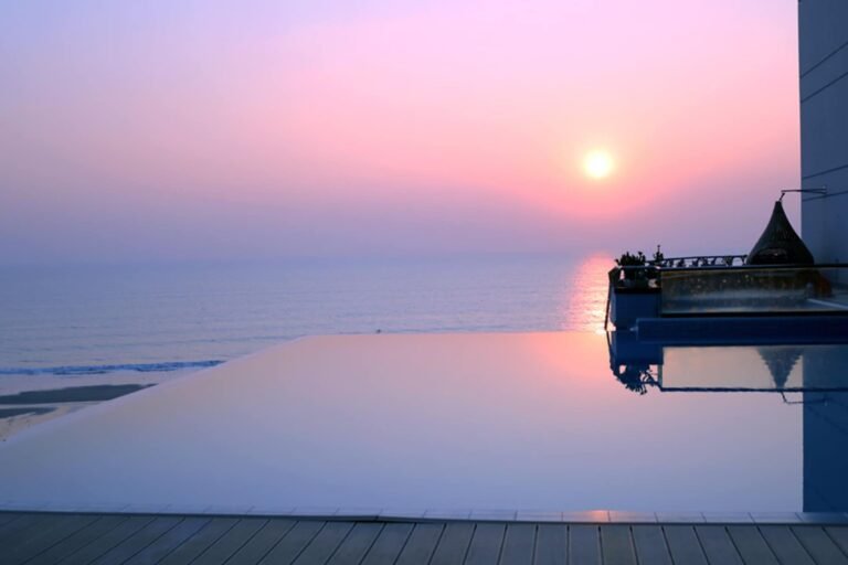 Infinity pool overlooking the Bay of Bengal, Sayeman Beach Resort