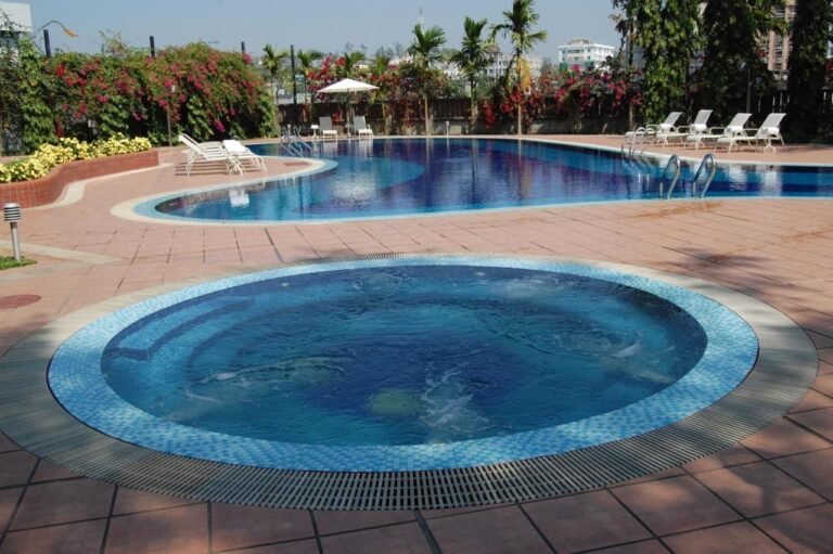 Outdoor jacuzzi at Seagull Hotel, Cox's Bazar